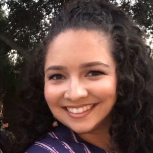 Meet your Posher, Raquel